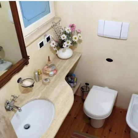 Apartamento Casa Indipendente Con Cortile Privato In Centro Trieste
