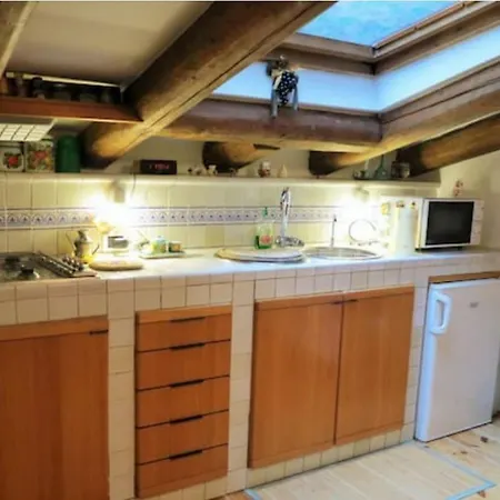 Casa Indipendente Con Cortile Privato In Centro Trieste