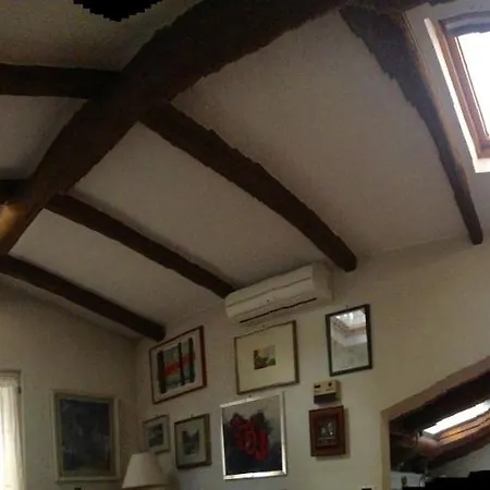 Casa Indipendente Con Cortile Privato In Centro *