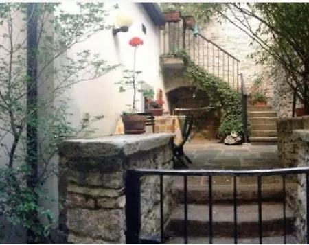 Casa Indipendente Con Cortile Privato In Centro *
