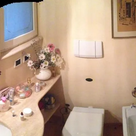 Casa Indipendente Con Cortile Privato In Centro *